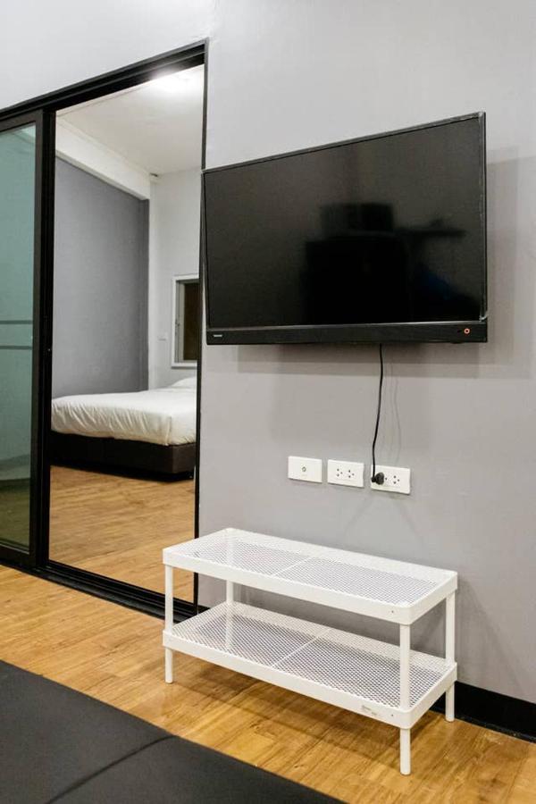 U3 Large 2 Bedroom Full Kitchen Near Bts Udomsuk Bangkok Luaran gambar