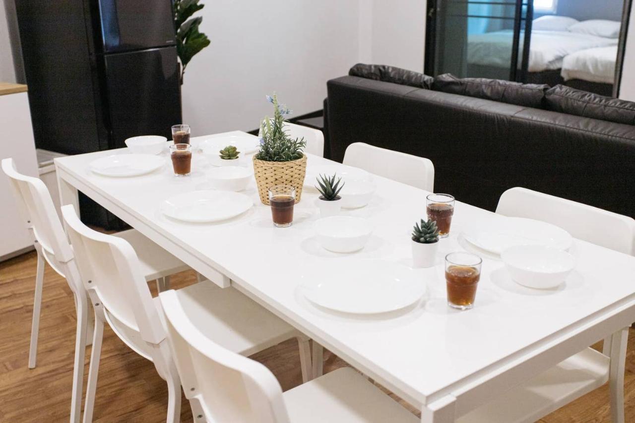 U3 Large 2 Bedroom Full Kitchen Near Bts Udomsuk Bangkok Luaran gambar
