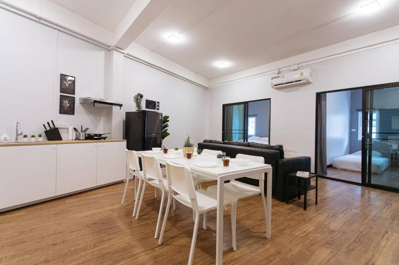 U3 Large 2 Bedroom Full Kitchen Near Bts Udomsuk Bangkok Luaran gambar